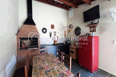 Casa, 3 quartos, 211 m² - Foto 1