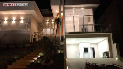 Sobrado, 3 quartos, 245 m² - Foto 2