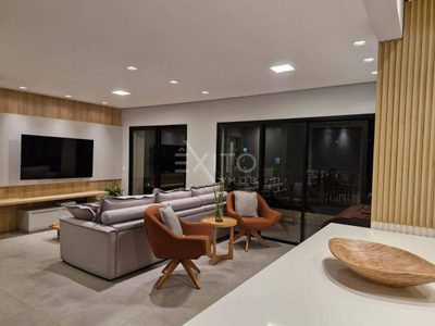 Apartamento, 3 quartos, 141 m² - Foto 2