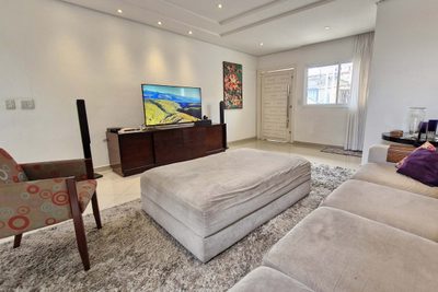 Sobrado, 3 quartos, 324 m² - Foto 2