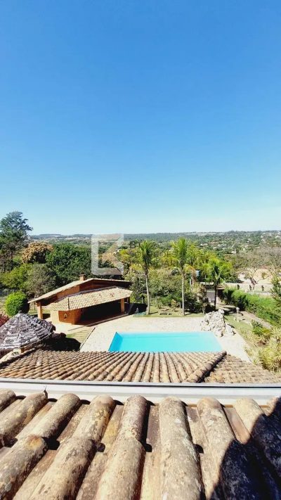 Chácara, 4 quartos, 3000 m² - Foto 1