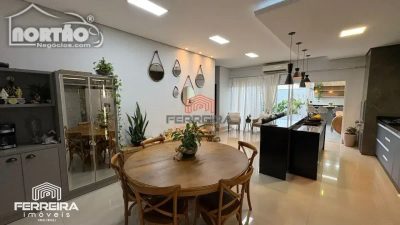 Casa, 3 quartos, 208 m² - Foto 1