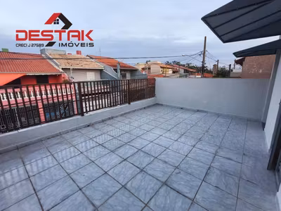 Sobrado, 3 quartos, 180 m² - Foto 1