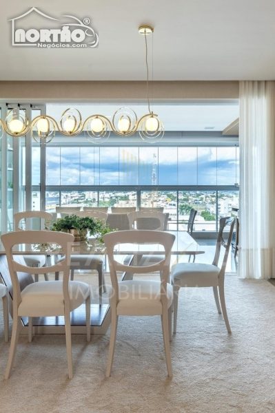 Casa, 4 quartos, 203 m² - Foto 1
