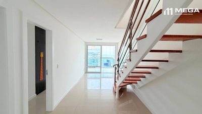 Cobertura, 3 quartos, 211 m² - Foto 1