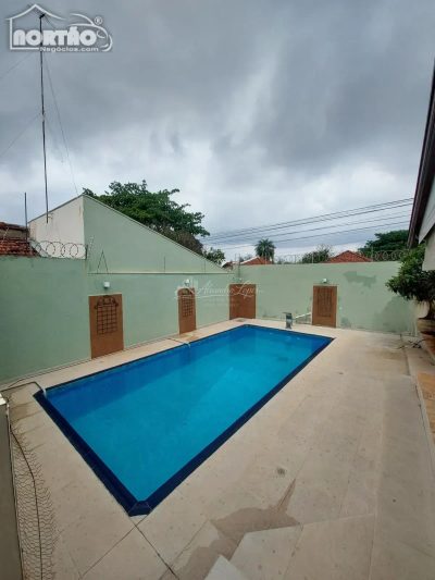 Casa, 6 quartos, 290 m² - Foto 2