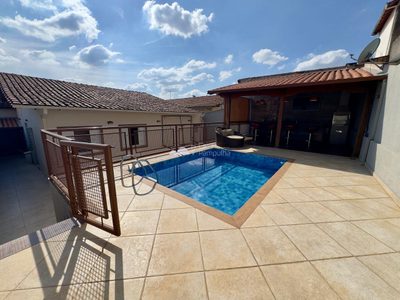 Casa, 3 quartos, 360 m² - Foto 1