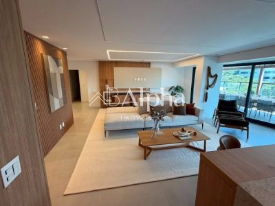 Apartamento, 3 quartos, 270 m² - Foto 1
