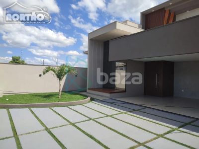 Casa, 4 quartos, 195 m² - Foto 1