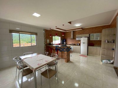 Casa, 3 quartos, 214 m² - Foto 1