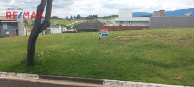 Loteamento e Condomínio, 250 m² - Foto 1