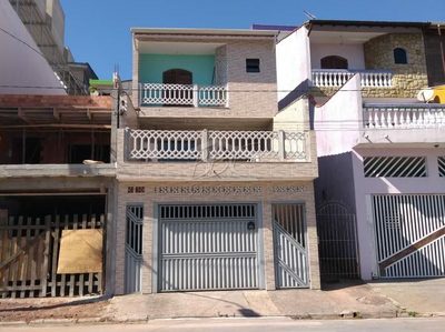 Sobrado, 3 quartos, 257 m² - Foto 1