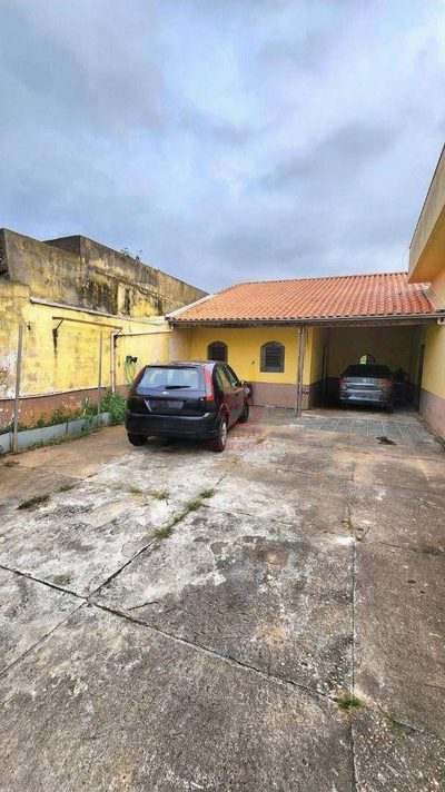 Casa, 3 quartos, 256 m² - Foto 1