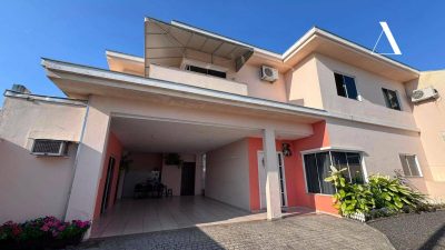 Casa, 4 quartos, 198 m² - Foto 1