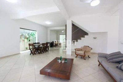 Casa, 3 quartos, 319 m² - Foto 2