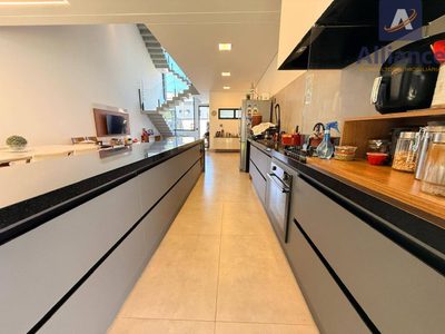 Casa, 3 quartos, 232 m² - Foto 2