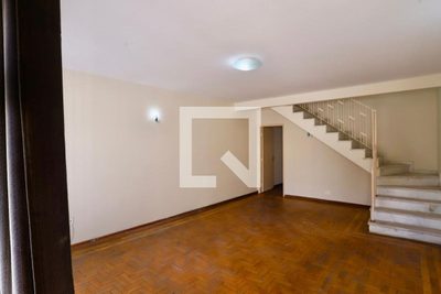 Casa, 3 quartos, 236 m² - Foto 1