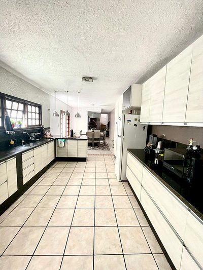 Casa, 3 quartos, 207 m² - Foto 4