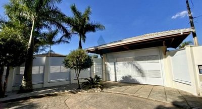 Chácara, 3 quartos, 2365 m² - Foto 1