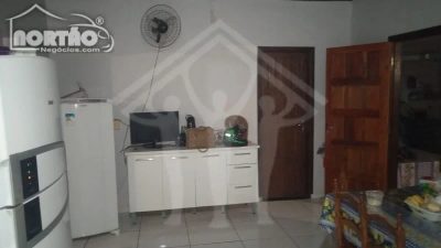 Casa, 4 quartos, 190 m² - Foto 1