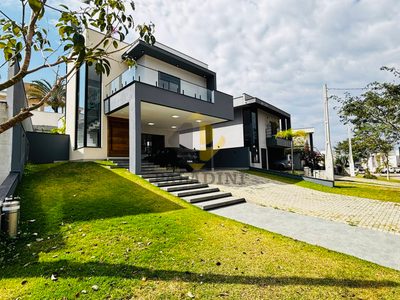Casa, 3 quartos, 207 m² - Foto 1
