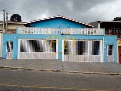 Casa, 4 quartos, 240 m² - Foto 1