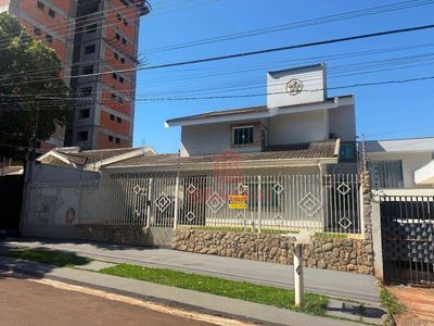 Sobrado, 4 quartos, 389 m² - Foto 2