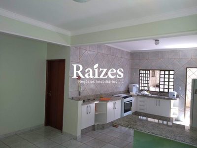 Casa, 3 quartos, 180 m² - Foto 1