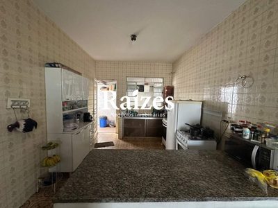 Casa, 4 quartos, 160 m² - Foto 1