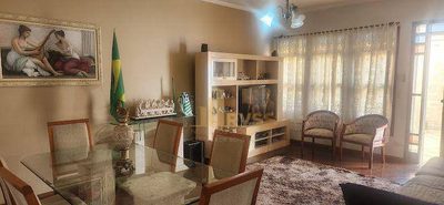 Casa, 3 quartos, 247 m² - Foto 1