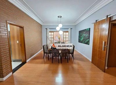 Casa, 3 quartos, 249 m² - Foto 3