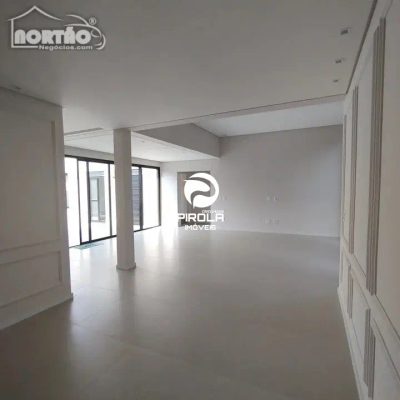 Casa, 4 quartos, 270 m² - Foto 2