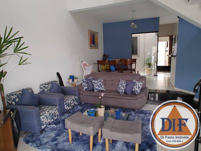 Casa, 3 quartos, 215 m² - Foto 1