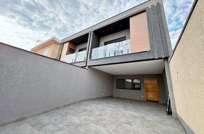 Sobrado, 3 quartos, 200 m² - Foto 1