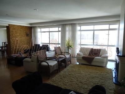 Apartamento, 3 quartos, 240 m² - Foto 1