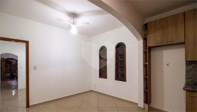 Casa, 3 quartos, 220 m² - Foto 3