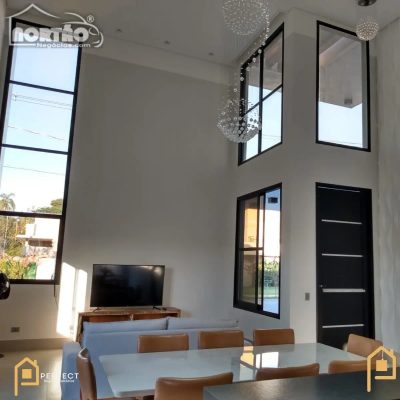 Casa, 4 quartos, 193 m² - Foto 2