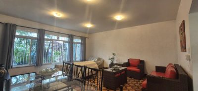 Casa, 4 quartos, 215 m² - Foto 1