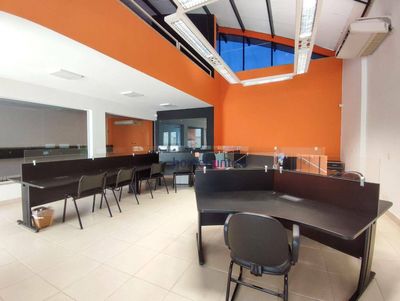 Sala-Conjunto, 200 m² - Foto 1