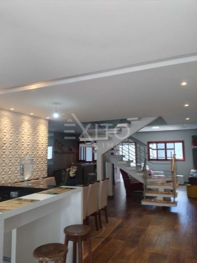 Sobrado, 3 quartos, 174 m² - Foto 1
