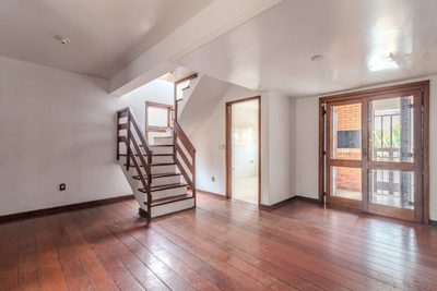 Casa, 3 quartos, 236 m² - Foto 1