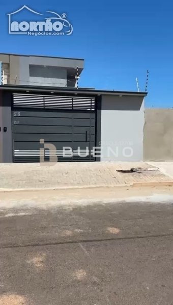 Casa, 3 quartos, 90 m² - Foto 1