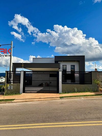 Casa, 3 quartos, 266 m² - Foto 1