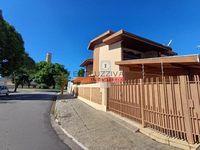 Sobrado, 3 quartos, 297 m² - Foto 2