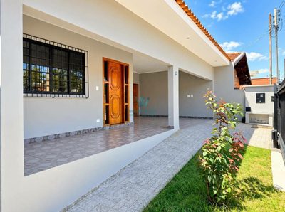 Casa, 3 quartos, 216 m² - Foto 1