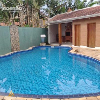 Casa, 6 quartos, 240 m² - Foto 2