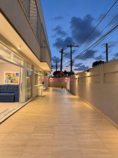 Casa, 4 quartos, 227 m² - Foto 1