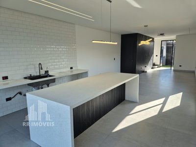 Casa, 3 quartos, 220 m² - Foto 1