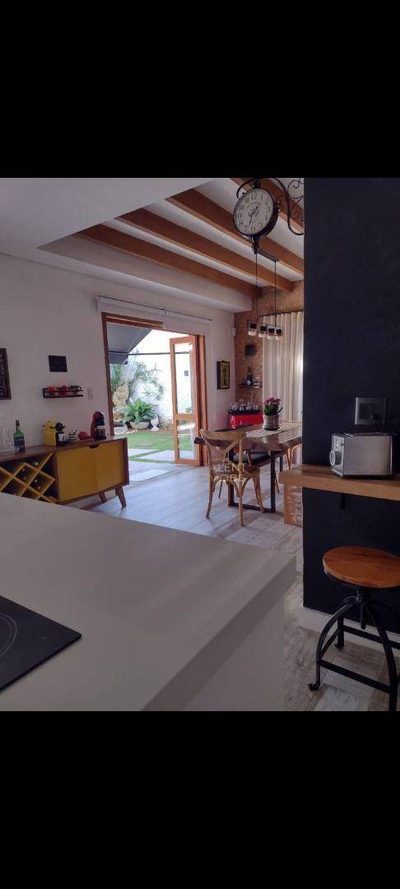 Sobrado, 3 quartos, 210 m² - Foto 1