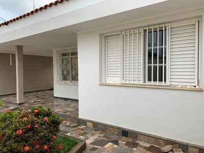 Casa, 3 quartos, 202 m² - Foto 1